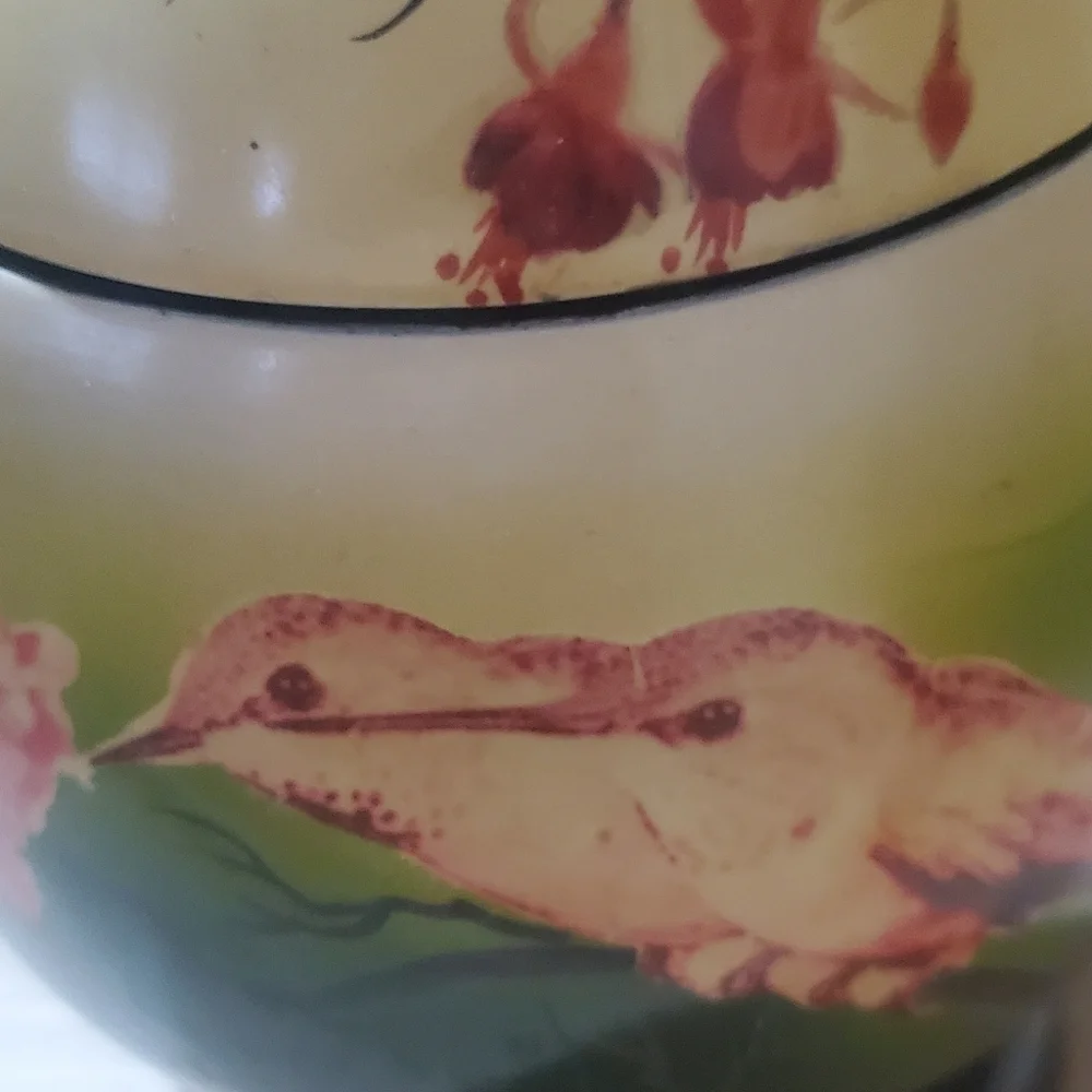 VINTAGE HANDMADE PAINTED. DECO EGG WITH REMOVABLE TOP. WOOD. HUMMINGBIRD.
